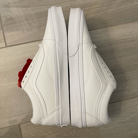 Vans - Picture 3 of 4